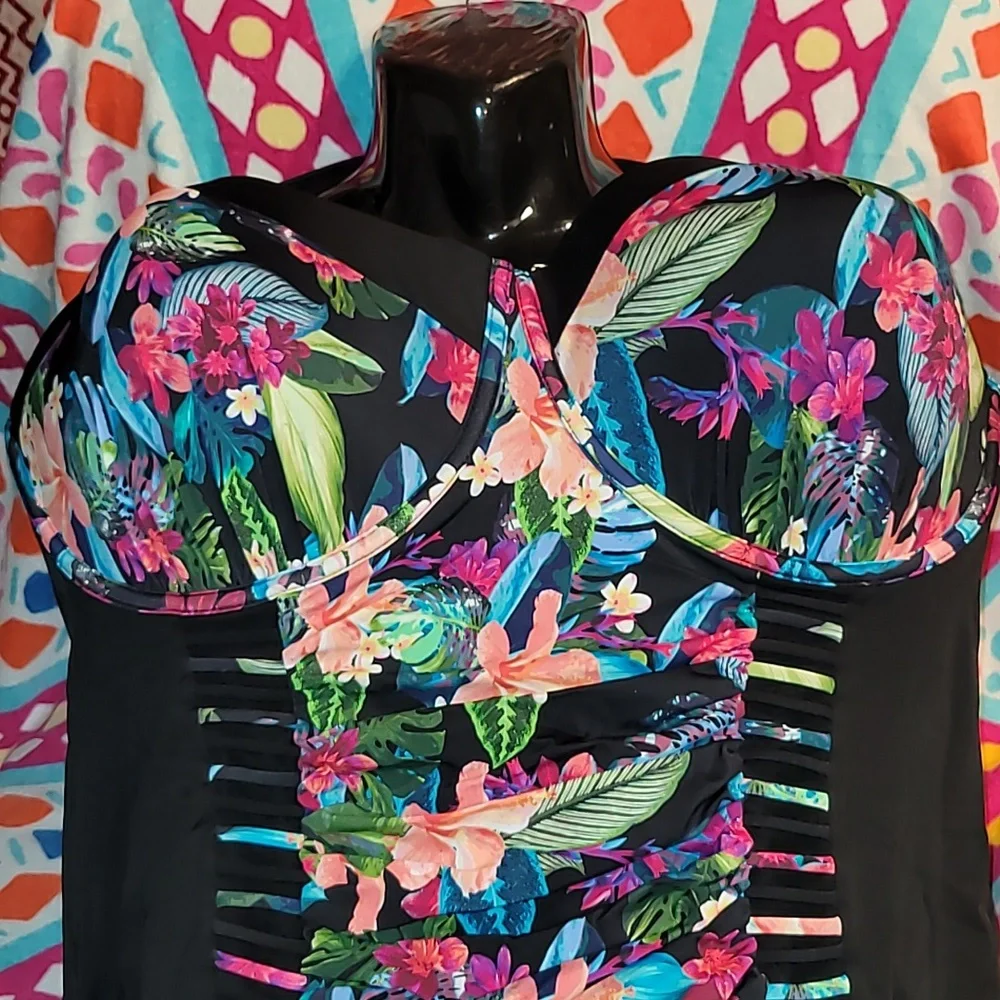 Floral Black Women's Swimsuit (Plus)